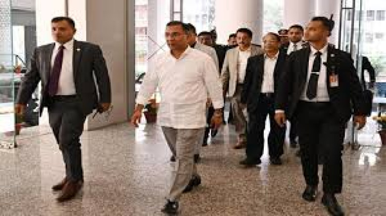 প্রধানমন্ত্রীর সঙ্গে পাল্লা দিয়ে  সকাল ৯টার মধ্যেই অফিসে সচিবরাও