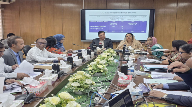 যাত্রীসেবার মান উন্নয়নে বিমানবন্দরে পরিচ্ছন্নতা জোরদারের নির্দেশ বিমানমন্ত্রীর