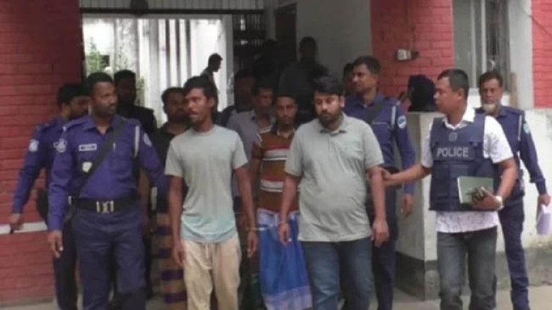 নড়াইলে তিনজনকে হত্যার ঘটনায় সাবেক চেয়ারম্যানসহ ৬৯ জনের বিরুদ্ধে মামলা