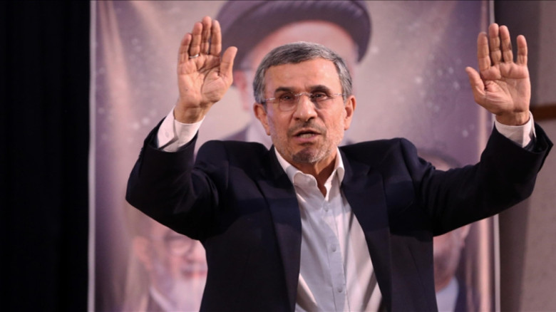 ইরানের সাবেক প্রেসিডেন্ট আহমাদিনেজাদ এখনো বেঁচে আছেন