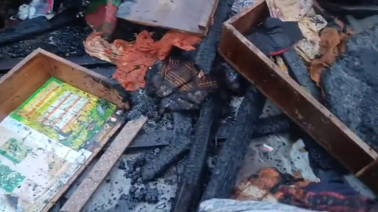 নড়াইলে লোহাগড়ায় অগ্নিকান্ডে দুটি বসত বাড়ি পুড়ে ছাই