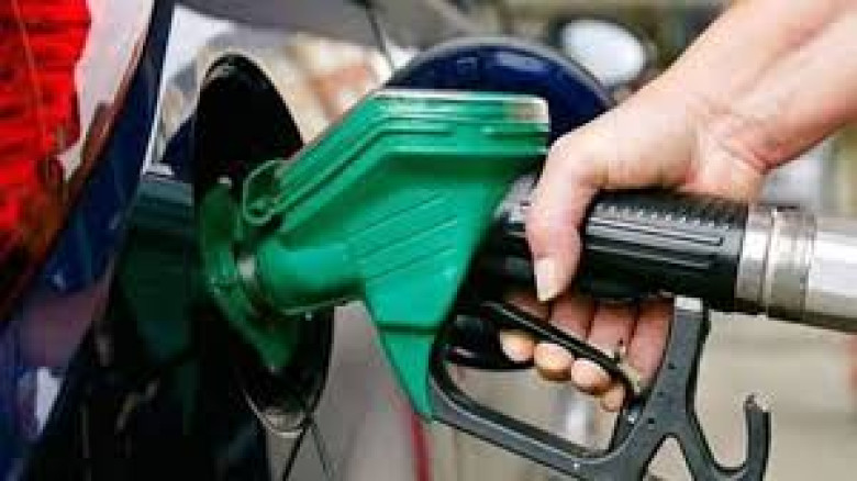 আপাতত বাড়ছে না জ্বালানি তেলের দাম