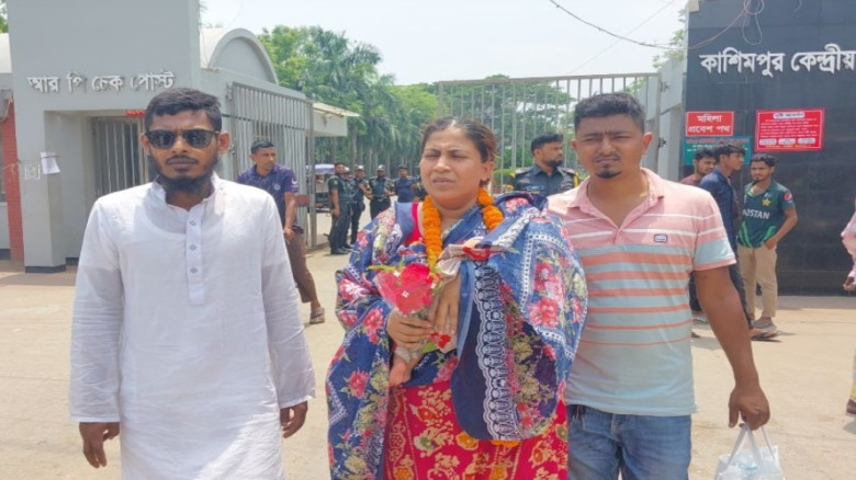 শিশু সন্তানসহ কাশিমপুর কারাগার থেকে জামিনে মুক্তি পেলেন যুব 