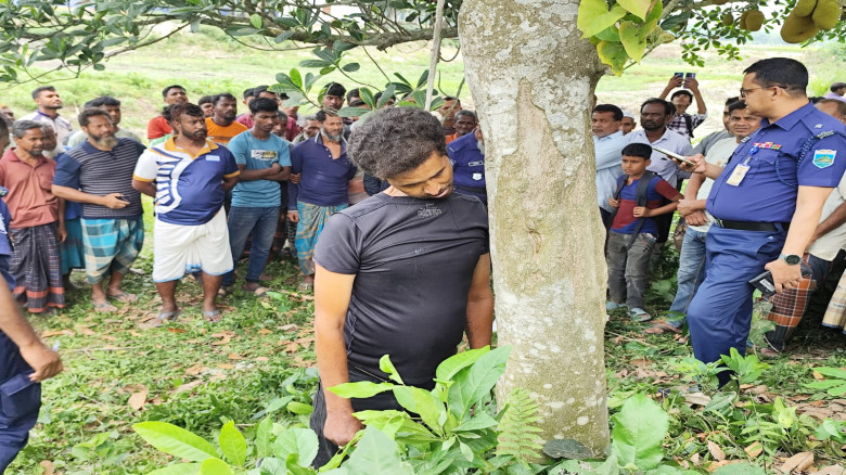 নওগাঁর বদলগাছীতে শ্মশান থেকে যুবকের ঝুলন্ত লাশ উদ্ধার