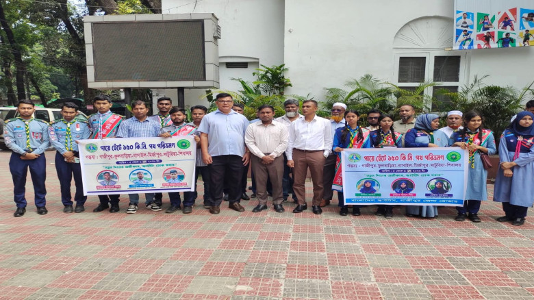 গাজীপুর থেকে পরিভ্রমণে ১৫০ কিলোমিটার পায়ে হেটে ৬ রোভার স্কাউট