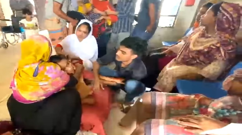 গাজীপুরে অসুস্থ হয়ে অর্ধশতাধিক শ্রমিক হাসপাতালে