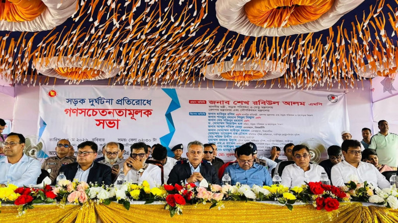 মহাসড়কের পাশে কোন অবস্থাতেই পশুর হাট বাজার ও অবৈধ স্থাপনা বসতে দেওয়া হবেনা - সড়ক পরিবহন ও সেতু মন্ত