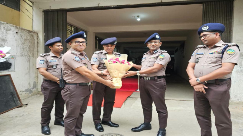 জিএমপি'র টঙ্গী জোন অফিস পরিদর্শন করলেন অতিরিক্ত পুলিশ কমিশনার