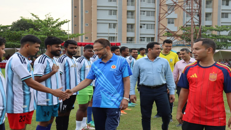 গাজীপুরে পুলিশ সদস্যদের ব্রাজিল বনাম আর্জেন্টিনা প্রীতি ফুটবল ম্যাচ অনুষ্ঠিত