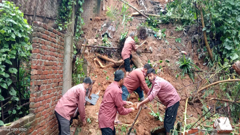 টানা বৃষ্টিতে রাঙামাটিতে ফ্ল্যাশ ফ্লাড ও পাহাড় ধসের আশঙ্কা: জানমাল রক্ষায় মাঠে আনসার ও ভিডিপি