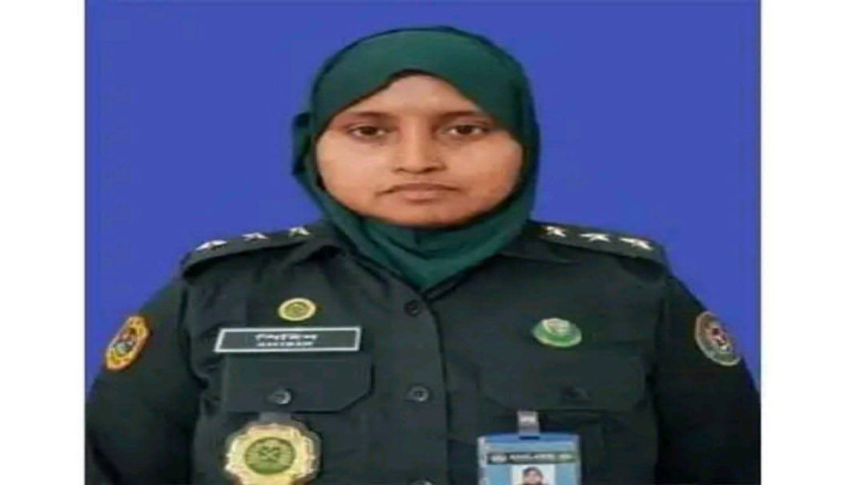 কাশিমপুর মহিলা কেন্দ্রীয় কারাগারের জেলার শিরিন আখতার সাময়িক 