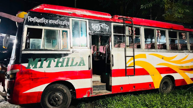 লালমোহনে সড়ক দুর্ঘটনায় শিশুর মৃত্যু; পুলিশের অভিযানে বাস জব্