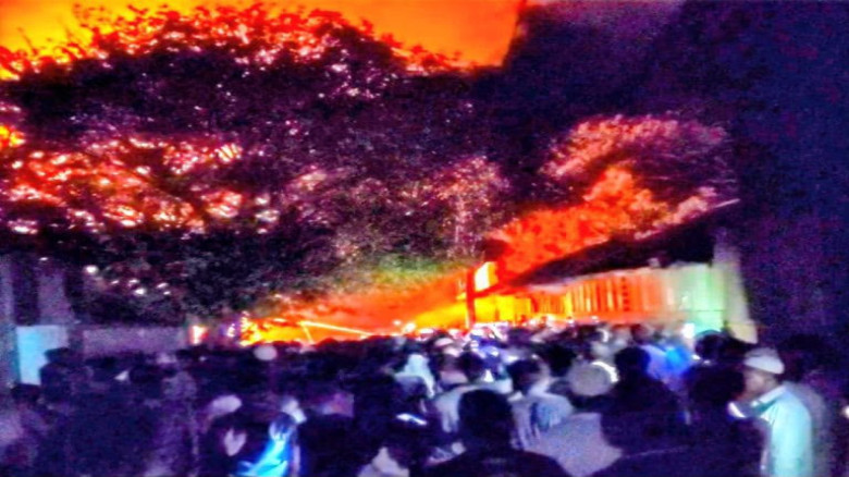 দৌলতখানে তেলের গোডাউনে ভয়াবহ অগ্নিকাণ্ড, পুড়ে ছাই ৬ গোডাউন