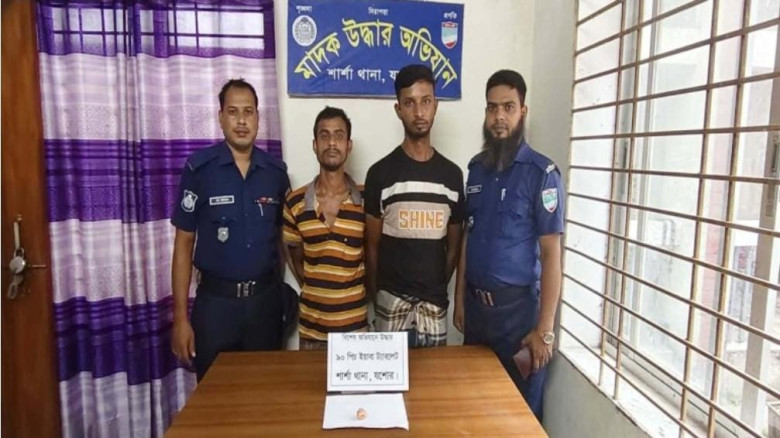 শার্শায় ৯০ পিস ইয়াবাসহ দুই যুবক আটক