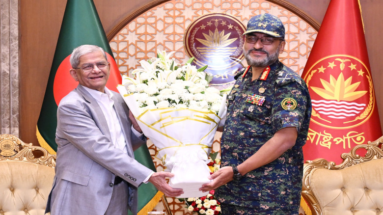 রাষ্ট্রপতির সঙ্গে আনসার-ভিডিপি মহাপরিচালকের সৌজন্য সাক্ষাৎ