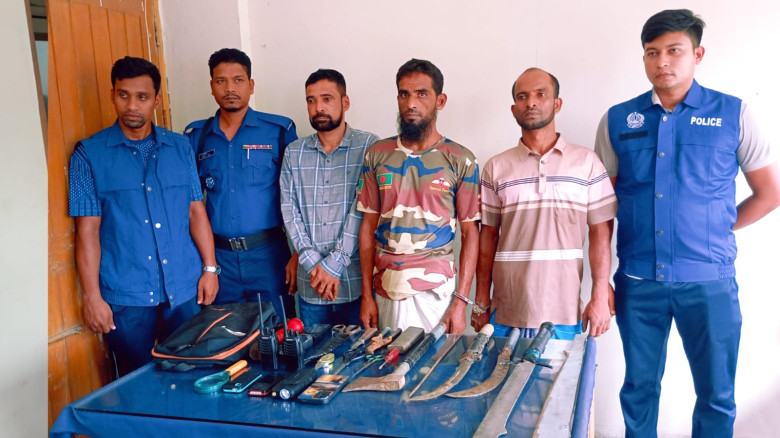 চরফ্যাসনে ডাকাতির প্রস্তুতিকালে অস্ত্রসহ আটক -৩