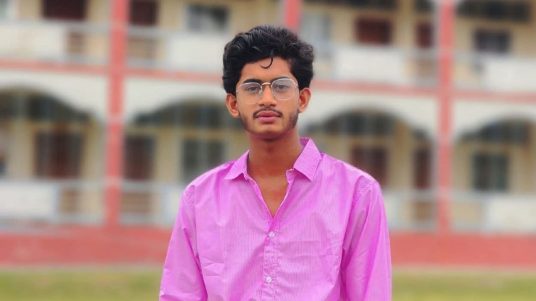 নড়াইলে মোটরসাইকেল নিয়ন্ত্রণে হারিয়ে গাছের সঙ্গে ধাক্কা, নিহত ১ স্কুলছাত্র