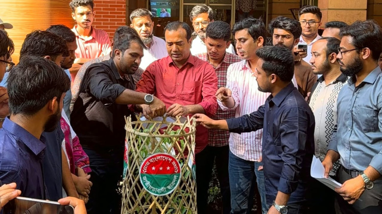 শহীদ মনসুর আলী মেডিকেল কলেজ ছাত্রদলের বৃক্ষরোপণ কর্মসূচিতে ক