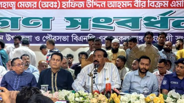 ইশরাক কাজটা ভালোই করেছে, তবে হাতে অস্ত্র নেওয়া ঠিক হয়নি : স্