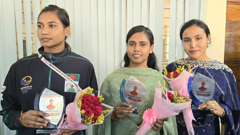 বাংলাদেশ নারী হ্যান্ডবল দলের ৩ কৃতি খেলোয়াড়কে সংবর্ধনা